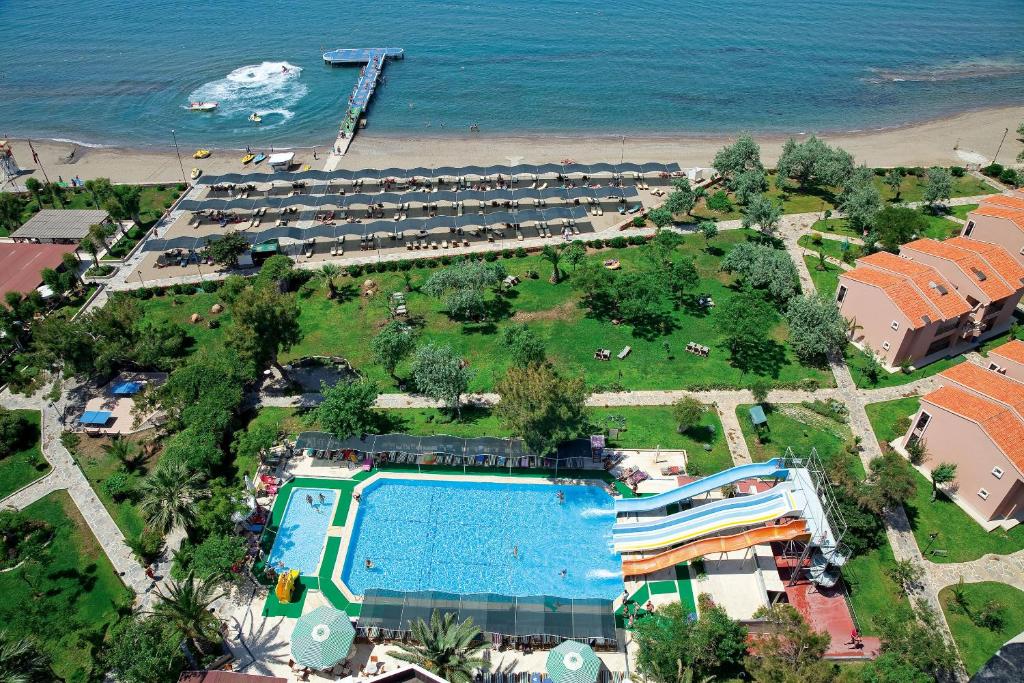 Club Yali Hotels & Resort photo 2