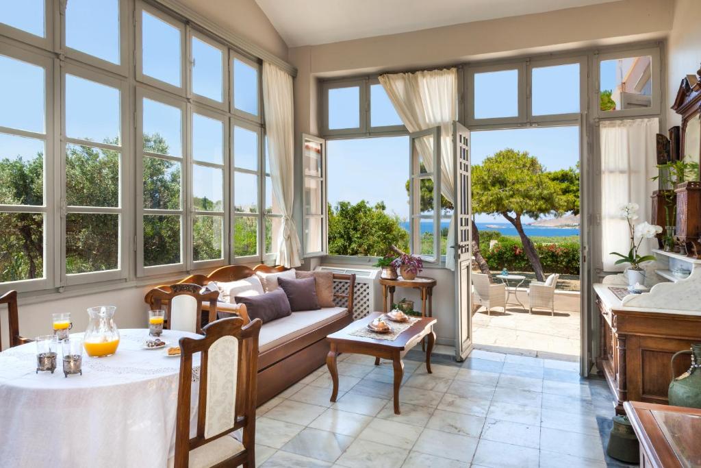 DellaGracia Mansion in Poseidonia Syros photo 3