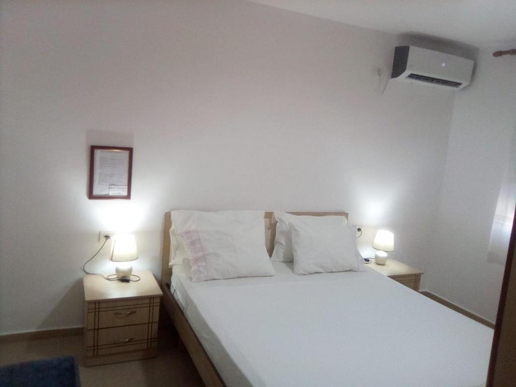 Sazani's Place photo 1