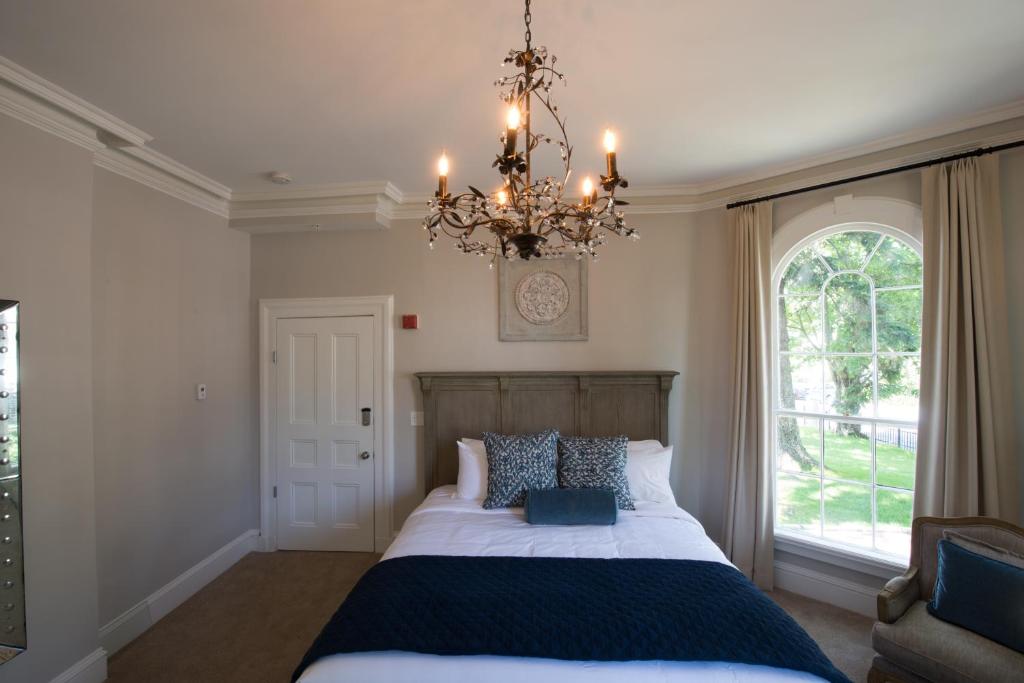 Serenity Inn Newport photo 2