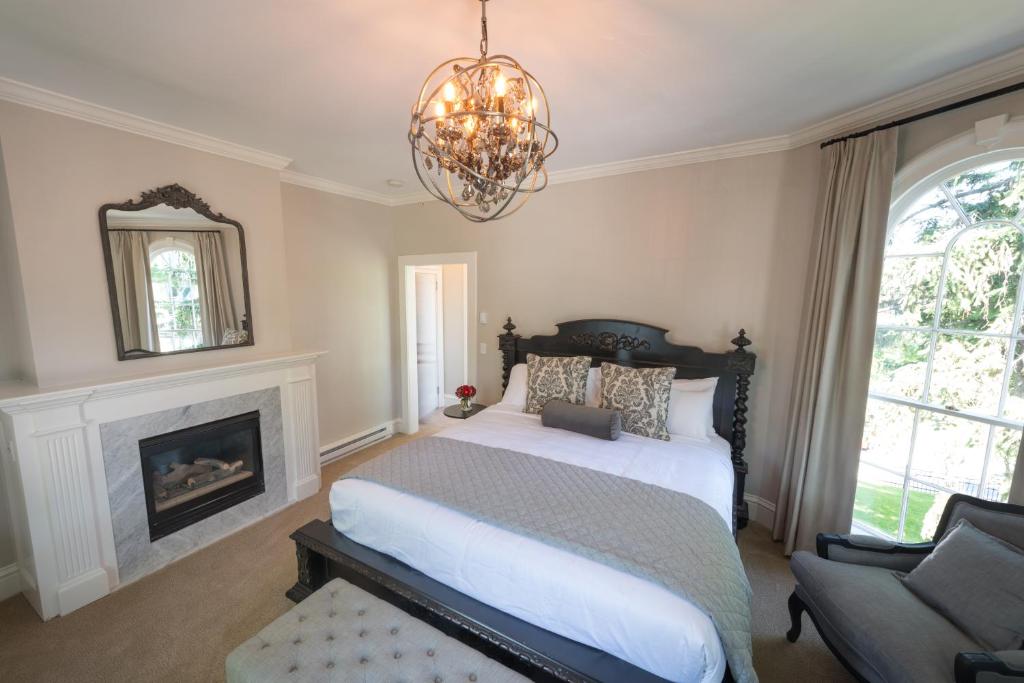Serenity Inn Newport image
