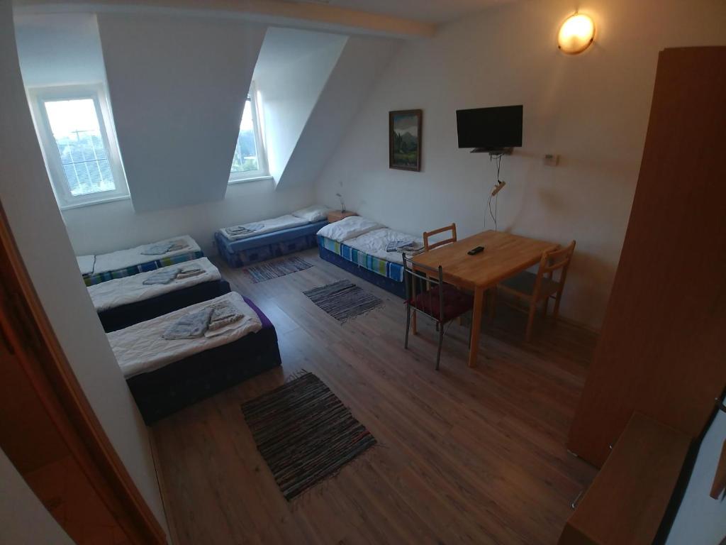 Семейный (Семейный номер), Ubytování Varšavská 15