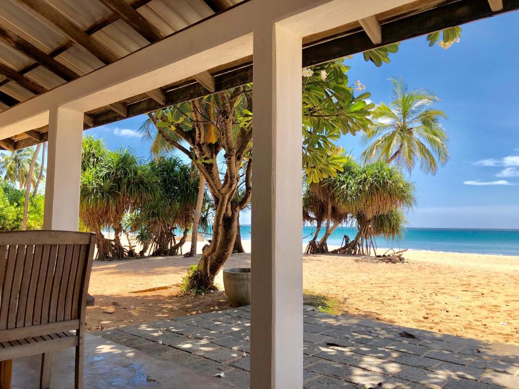 Moon Isle Beach Bungalow photo 3