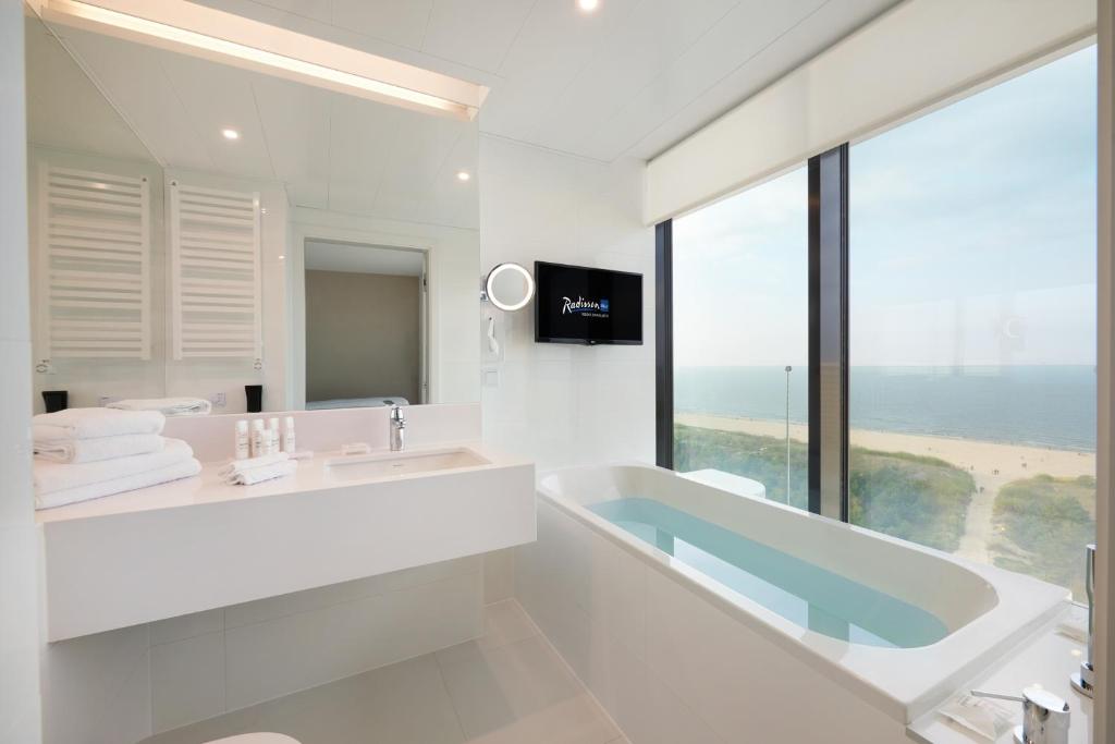 Сьюит (Люкс Blue Sky, вид на море), Radisson Blu Resort Swinoujscie