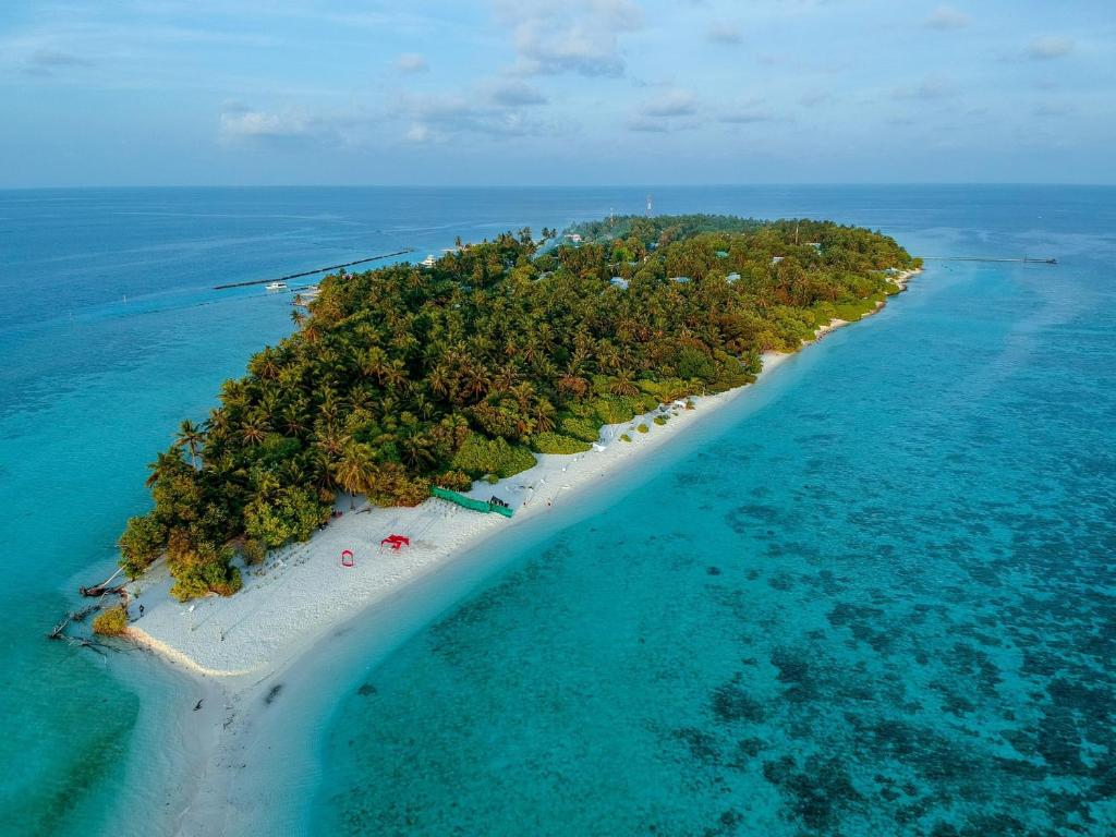 Hudhuvelimaldives photo 1
