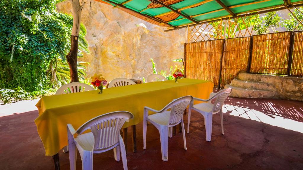 Tropical Lodge photo 3
