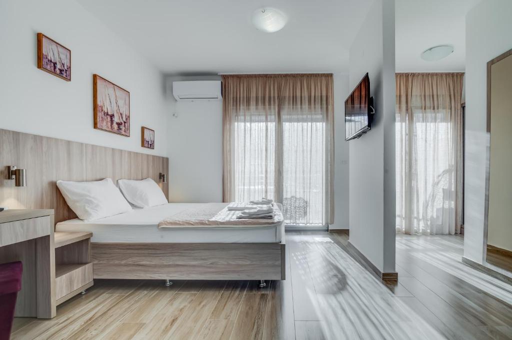 Студио (Номер-студио Делюкс с кроватью размера «queen-size»), Adriatik Lux Apartments