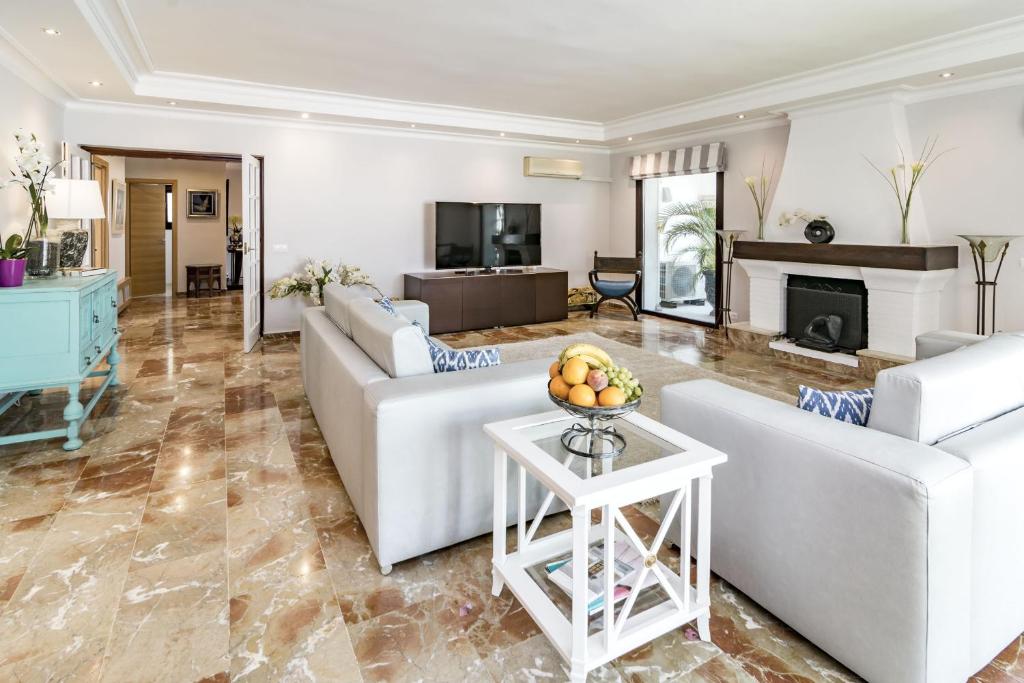 Villa Casakhan, Beautiful Luxury Villa, - Tap to explore photos