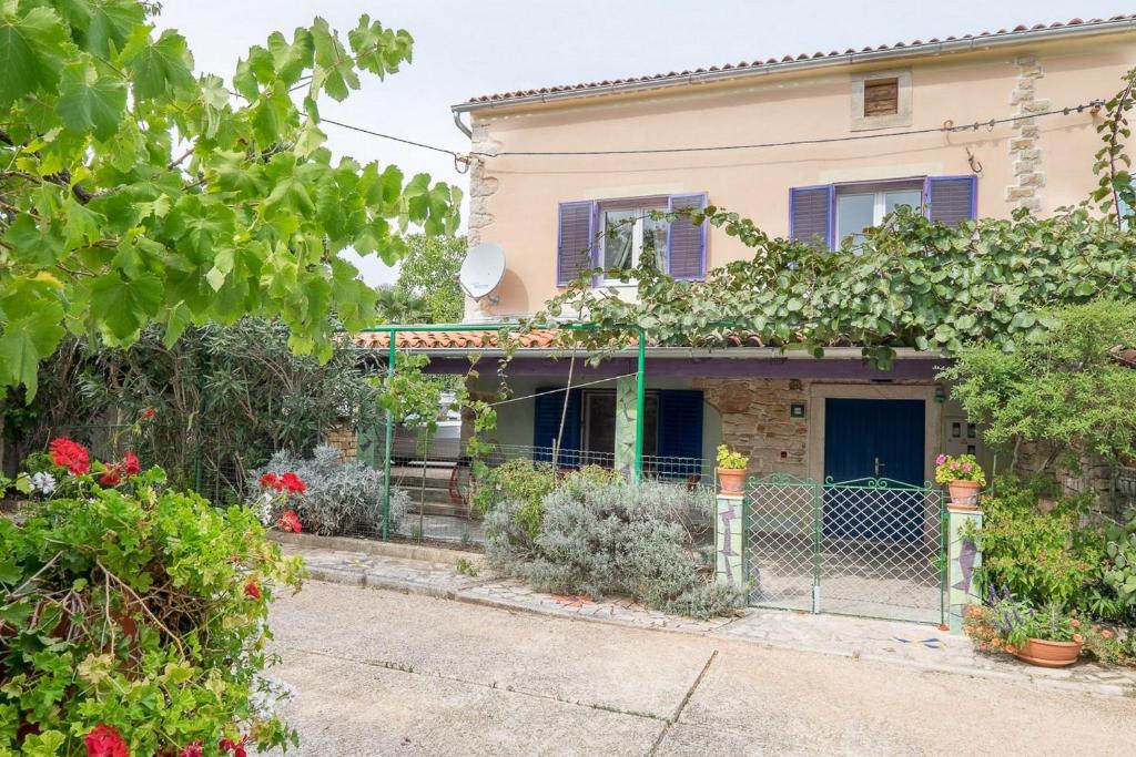 House Nina photo 1