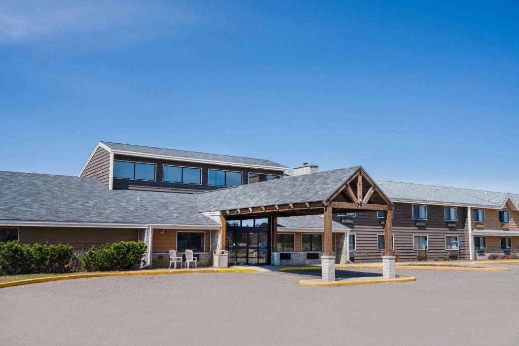AmericInn by Wyndham Park Rapids photo 1