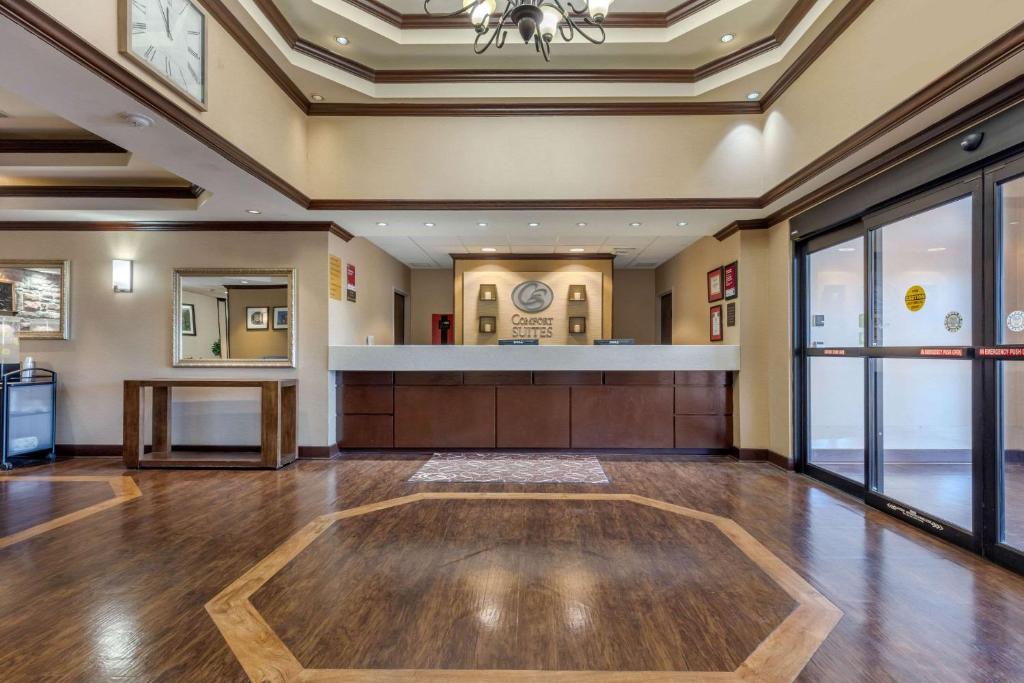 Comfort Suites Rolla photo 2