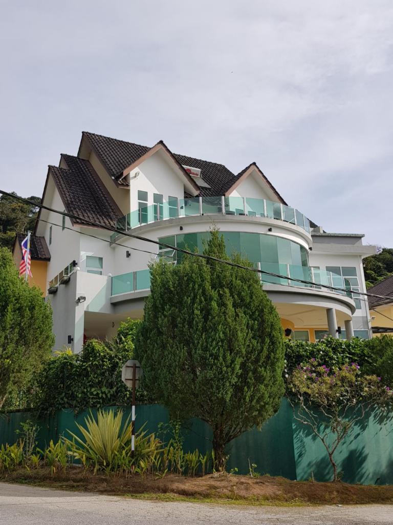 Crystal Cameron Vacation Bungalow photo 2