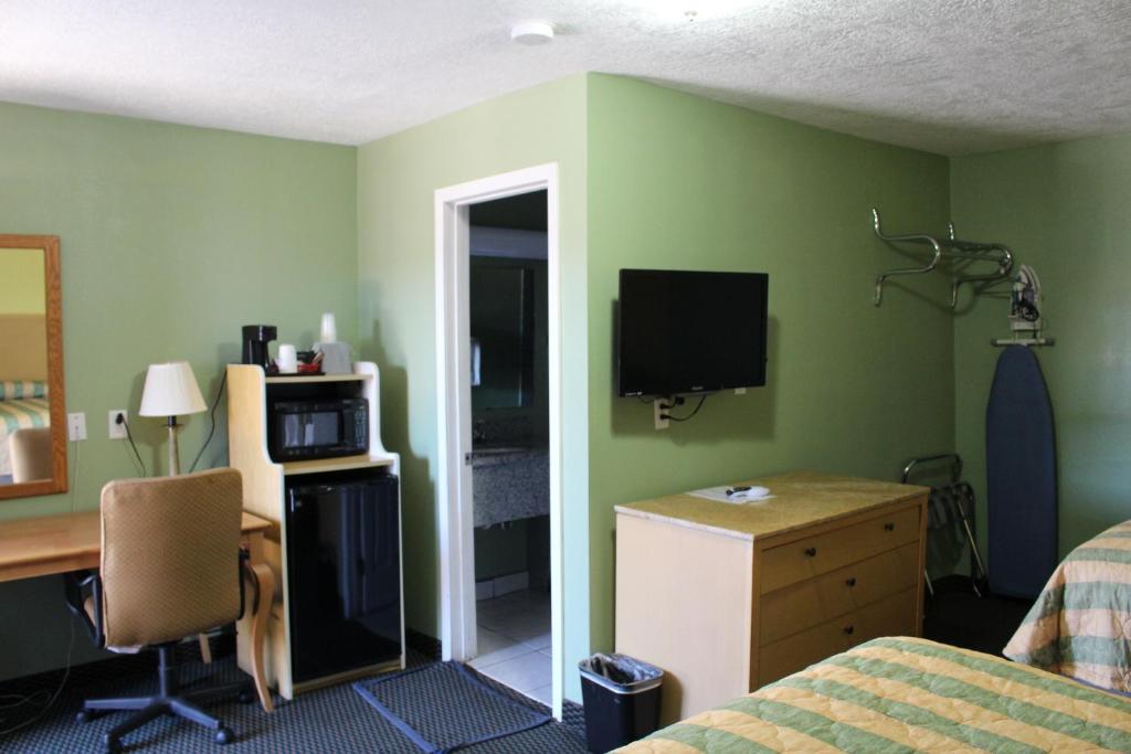 Deluxe Inn Fort Stockton photo 3
