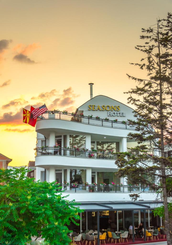 Seasons Hotel