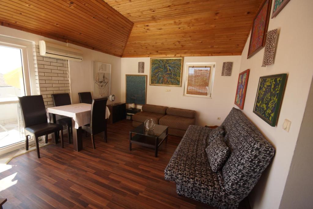 Семейный (Семейный люкс), Apartments LaRos