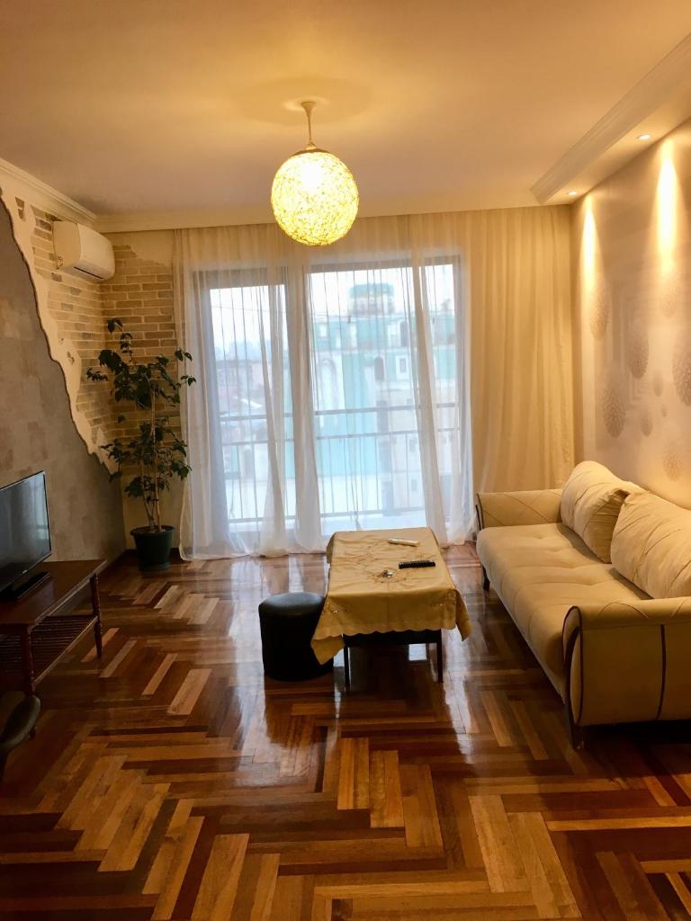 Apartment Gamarjoba Batumi photo 4