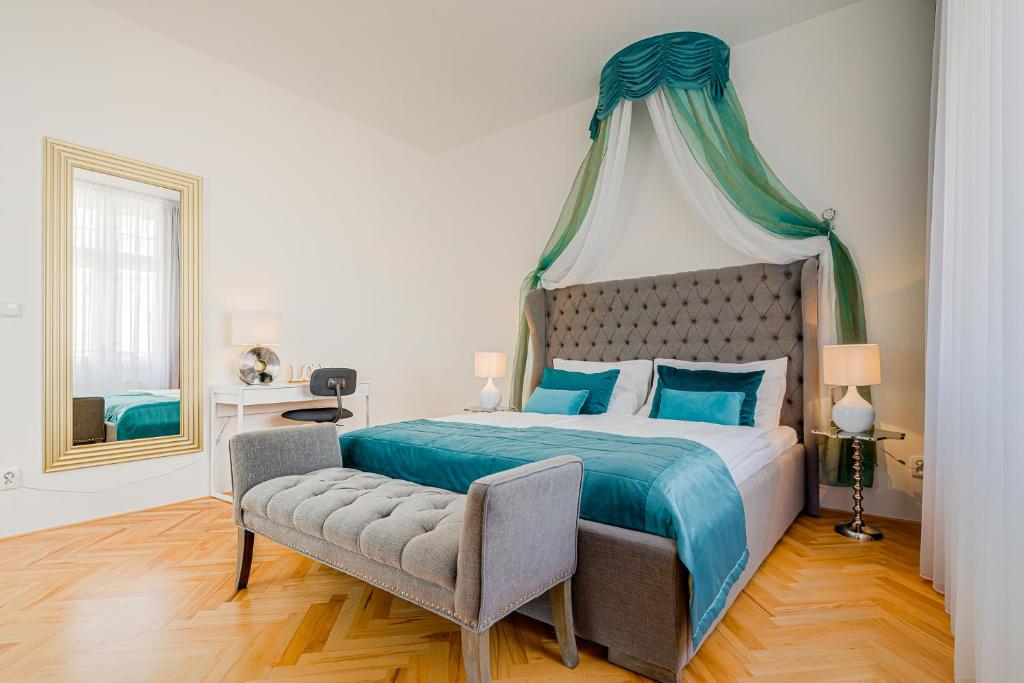 Апартаменты (Апартаменты с балконом), Gold Art Apartments