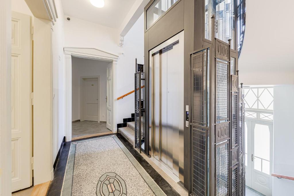 Апартаменты (Апартаменты с балконом), Gold Art Apartments