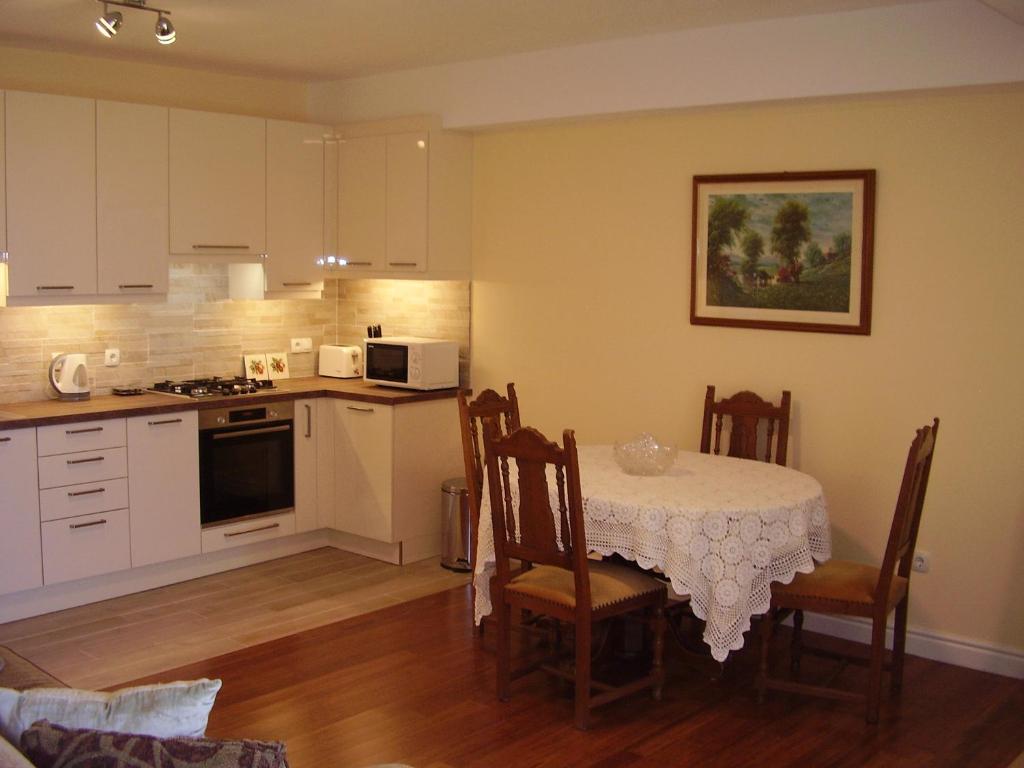 Water view brand new Apartment, short stroll to beach, peaceful! photo 4