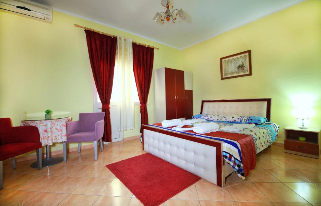 My Home Guest House photo 1