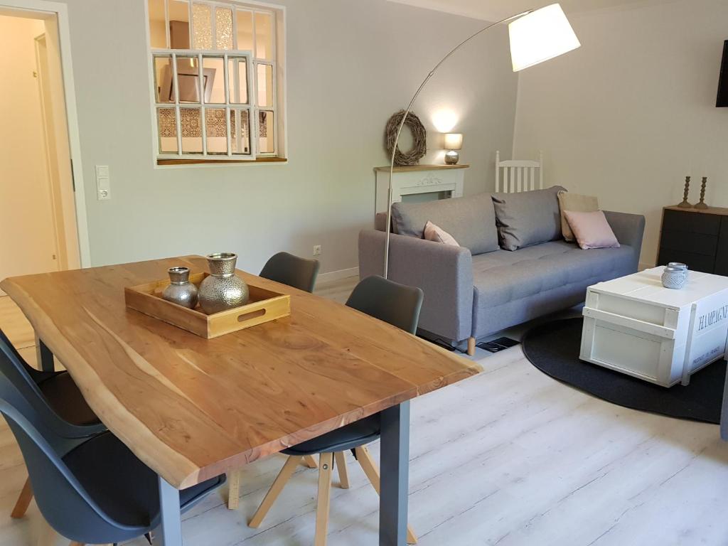 Große, helle Ferienwohnung mit 2 Balkonen auf dem Bauernhof in der Lüneburger Heide photo 4