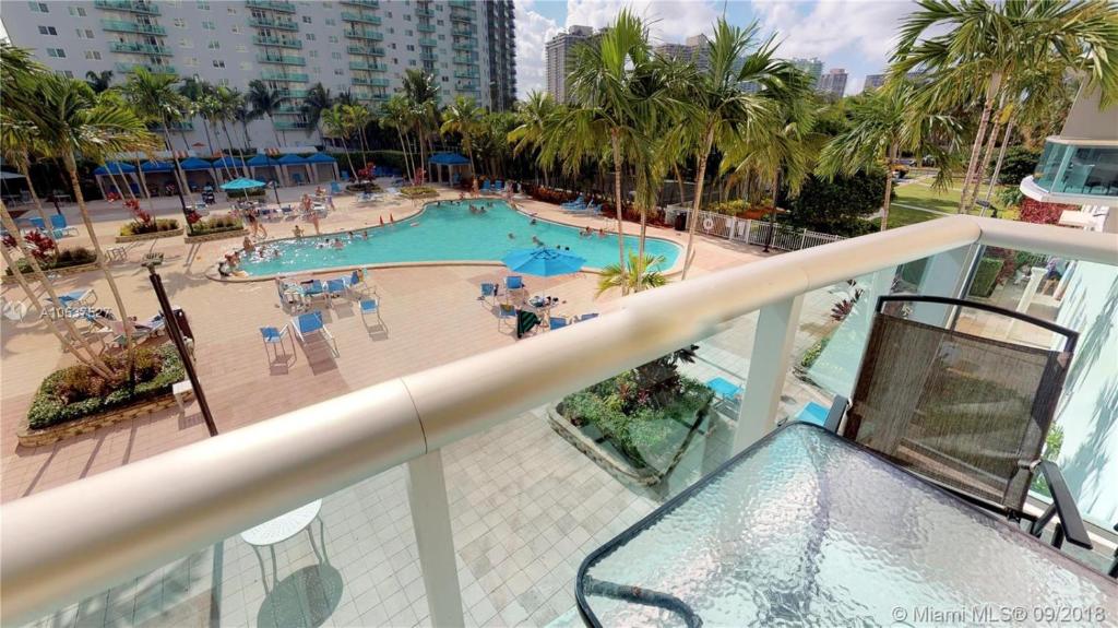 Sunny Isles Condo Resort image