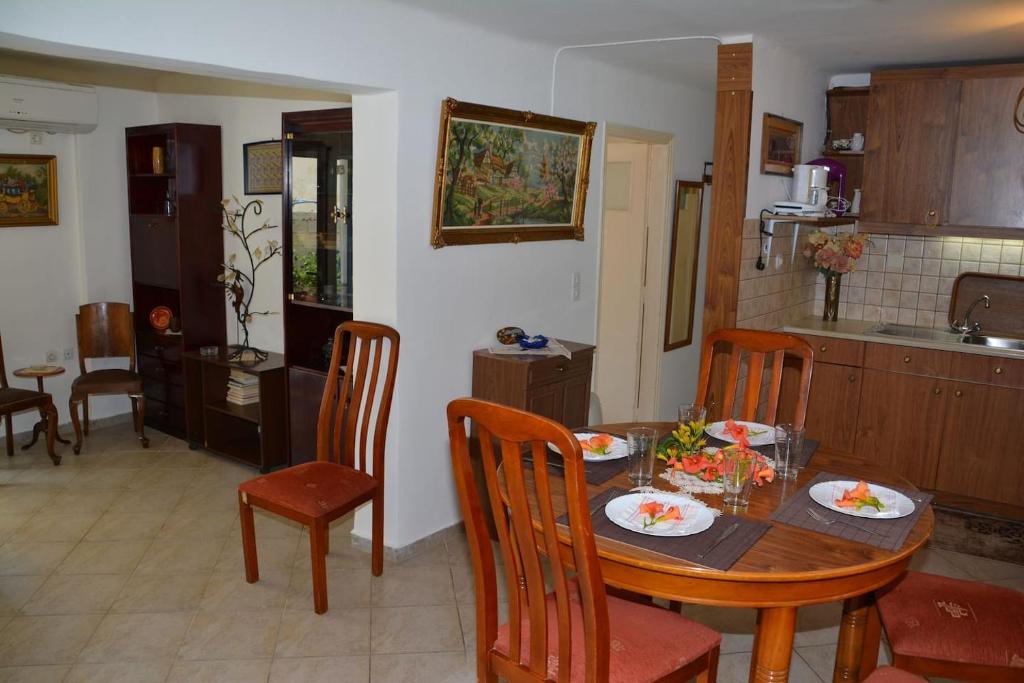 Traditional summer house in Marmari photo 2