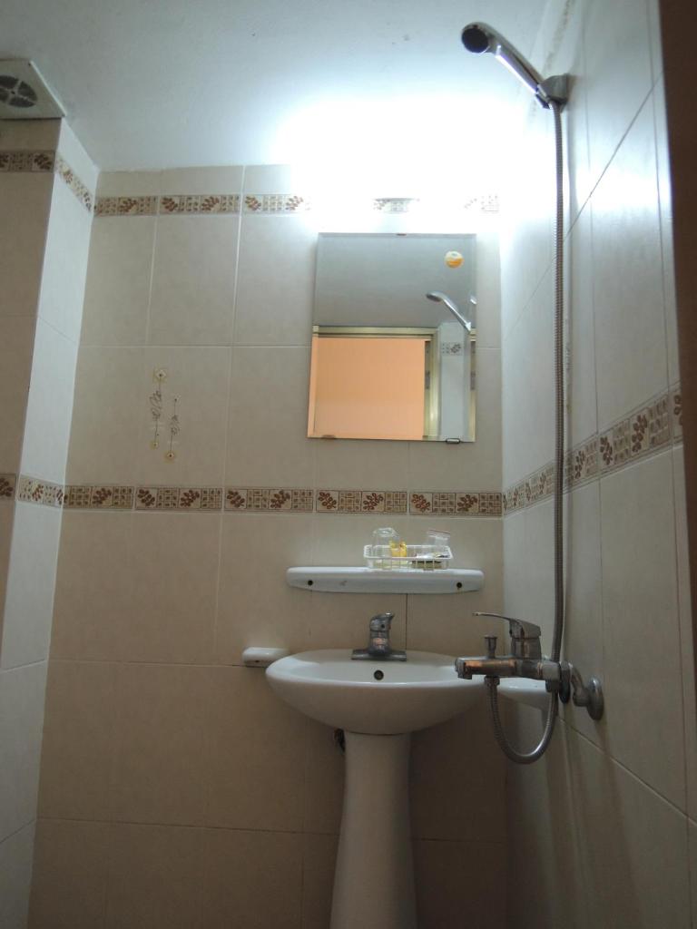 Hanoi Evergreen Hotel - Tap to explore photos