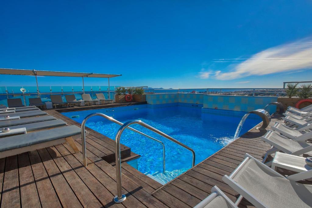 Capsis Astoria Heraklion Hotel - Tap to explore photos
