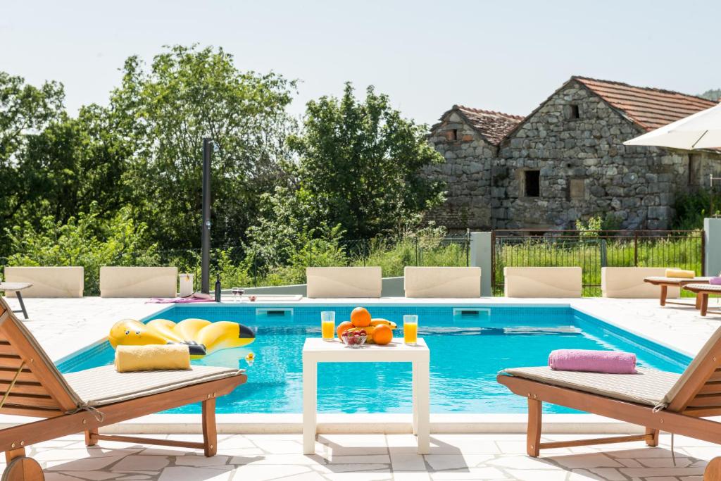Villa Gorana with 41sqm private pool photo 3