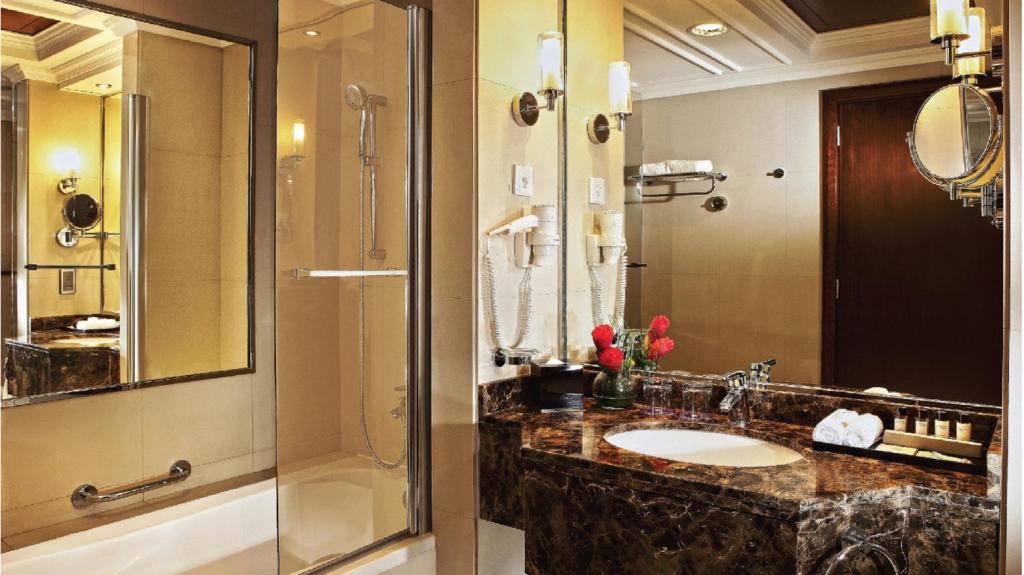 Сьюит (Люкс с 2 спальнями), Отель Park Regis Kris Kin Hotel