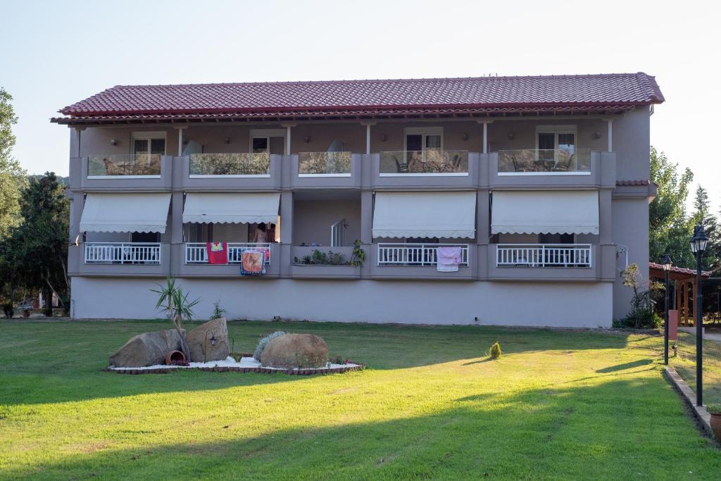 Camping Linaraki Apartments & Bungalows photo 1
