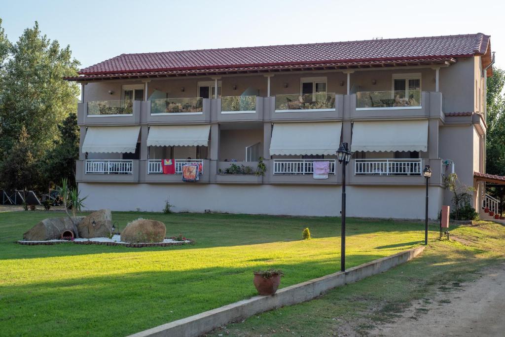 Camping Linaraki Apartments & Bungalows photo 2