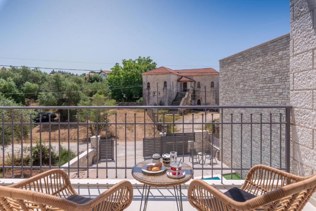 Tesoro luxury apartments photo 4