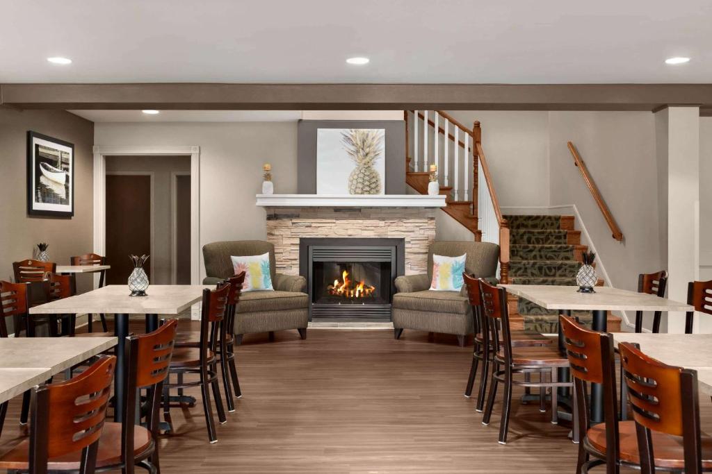 Travelodge Suites by Wyndham Moncton photo 2