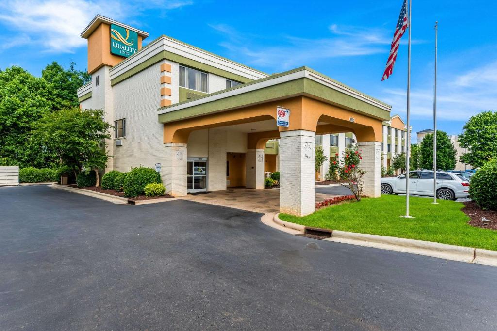 Quality Inn Huntersville near Lake Norman image