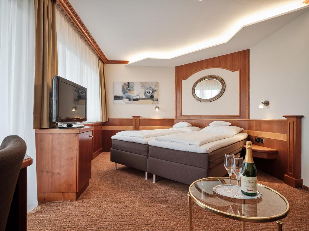 Badhotel Restaurant Stauferland photo 4