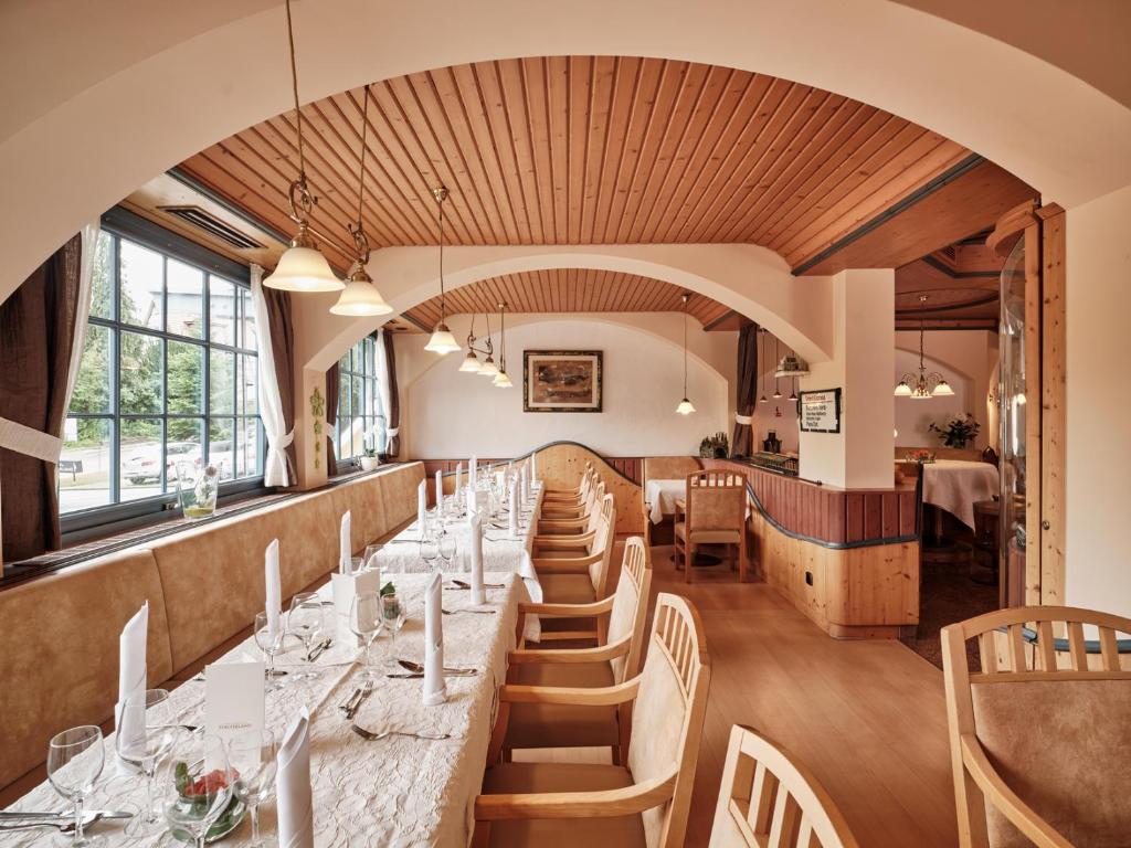 Badhotel Restaurant Stauferland photo 1