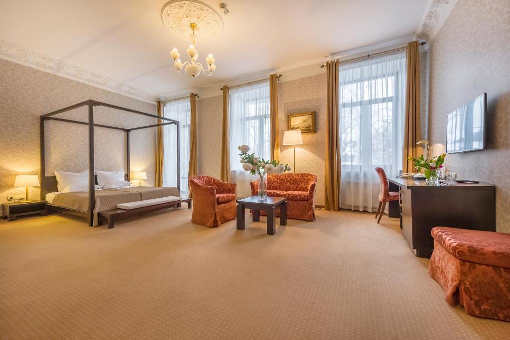 Сьюит (Полулюкс), Artis Centrum Hotels