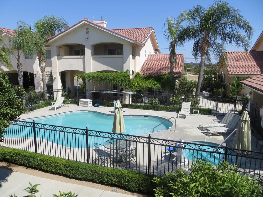 Garden Inn and Suites Fresno photo 1
