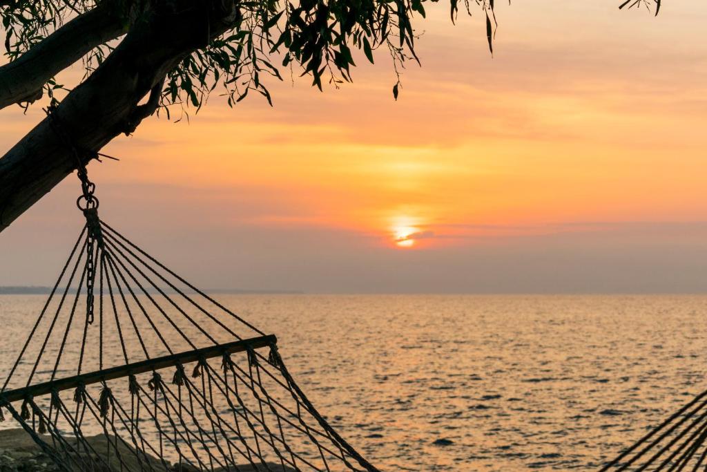 Elya Beach Luxury Suites photo 2