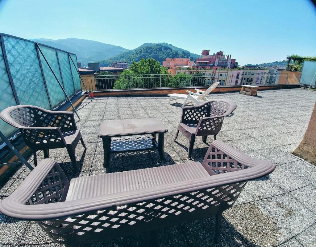 Appartamento con terrazzo zona ospedale civile photo 4