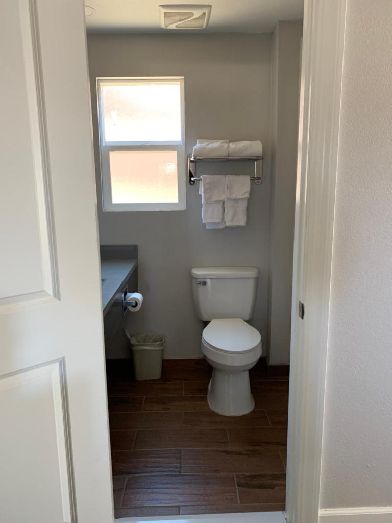 Bestway Inn photo 4