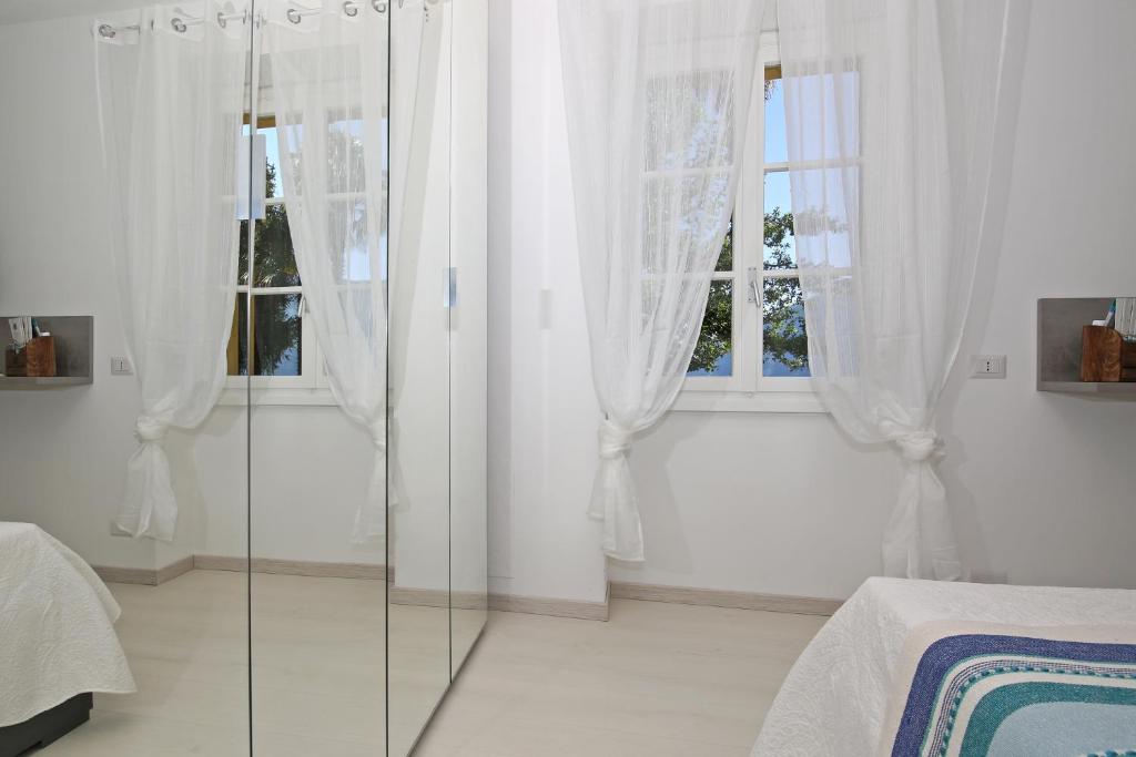 Apartment A lago, private beach and parking photo 2
