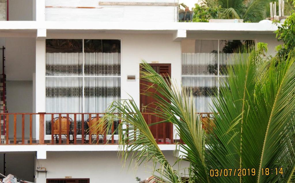 The Amora photo 3
