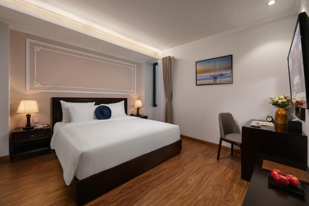 Двухместный (Улучшенный двухместный номер с 1 кроватью), Hotel de La Seine