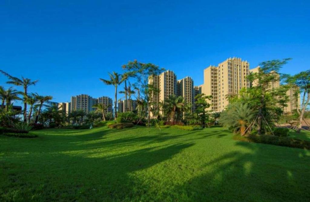 Green Collection Care Hotel (24 Hours Free Transfer from Meilan Airport/Railway Station) photo 1