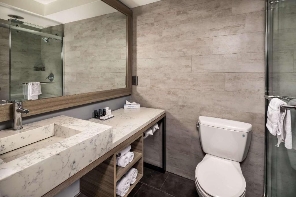 Семейный (Номер с 2 кроватями размера «queen-size» – Для некурящих), Avenue Hotel, Ascend Hotel Collection