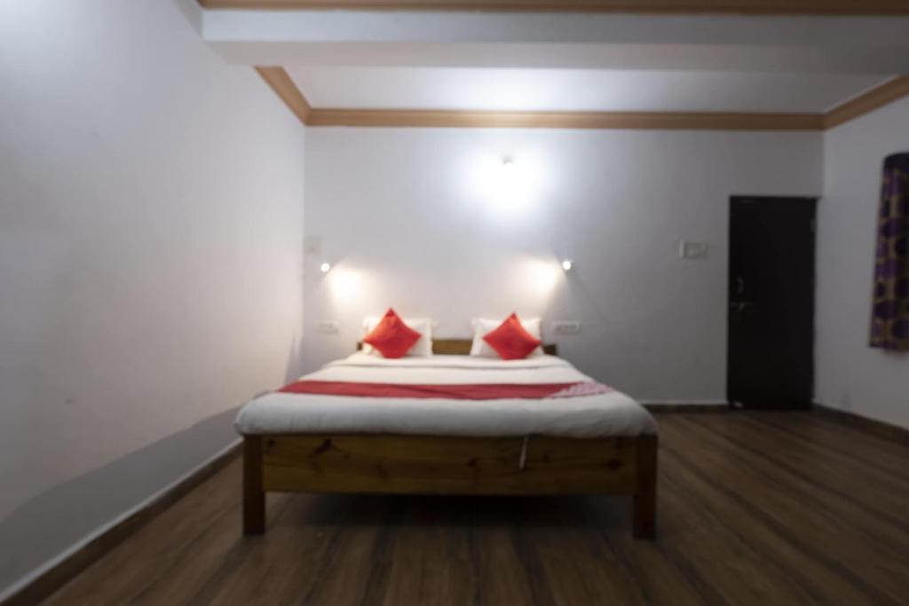 Трехместный (Трехместный номер эконом-класса), OYO 3045 Romeo's Palace Guest House