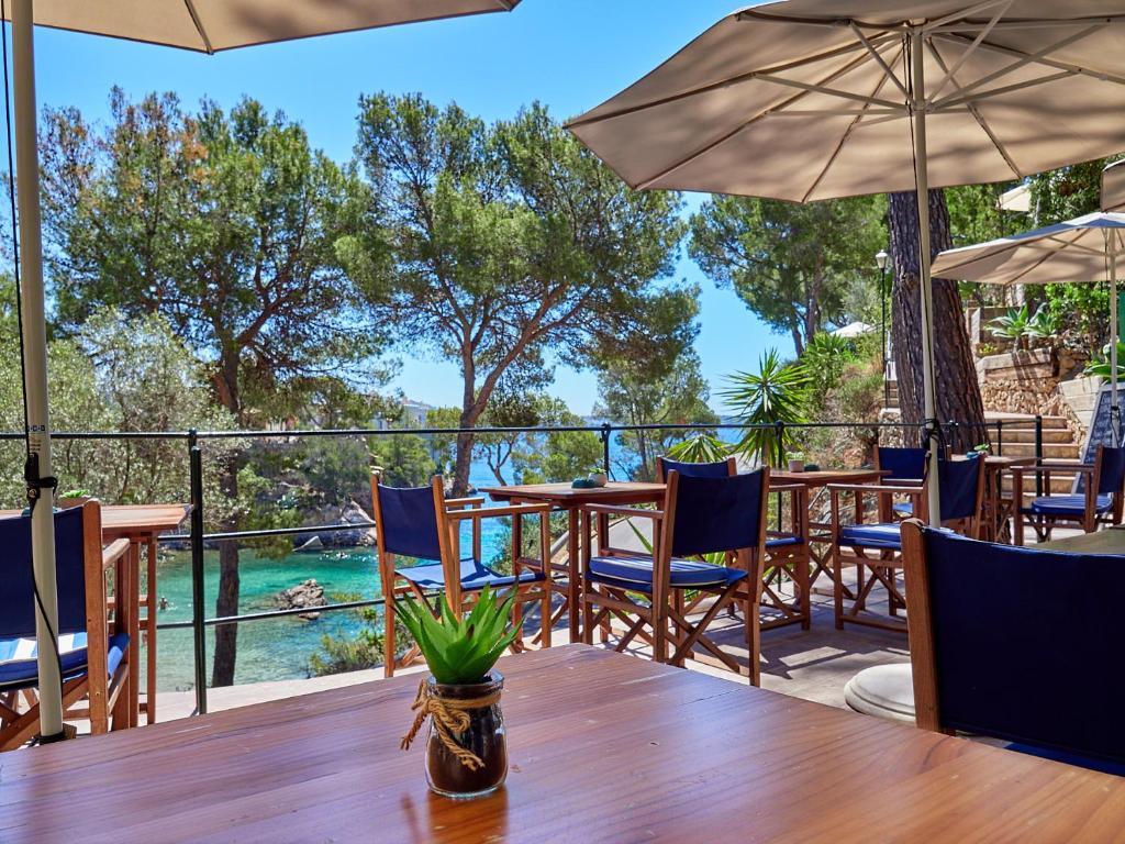 Hotel Petit Cala Fornells photo 1